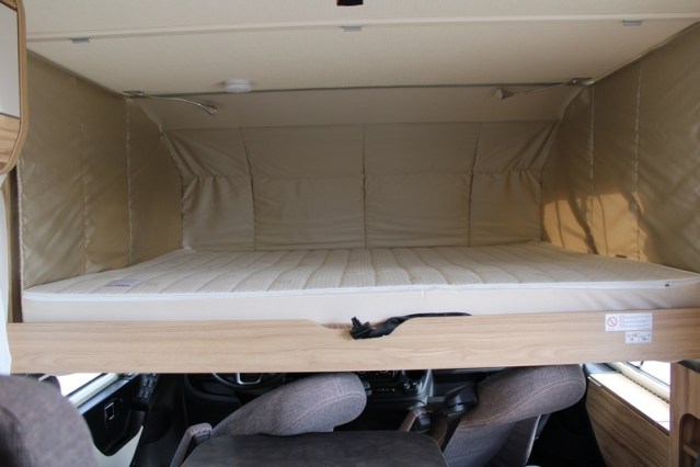 Hymer Exsis I 678 Fiat AUTOMAAT 160 pk enkele bedden Smal en lichtgewicht (54  foto: 62