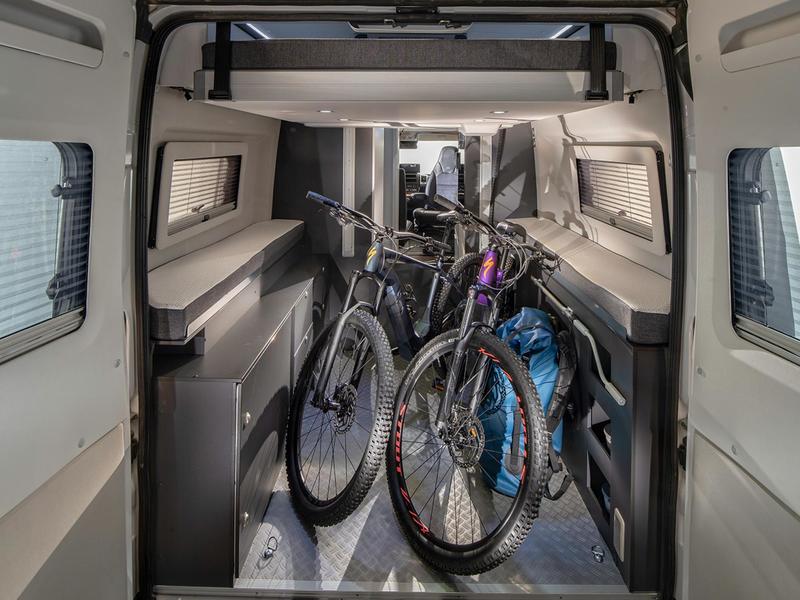 Adria TWIN SUPREME 640 SGX Photo: 2