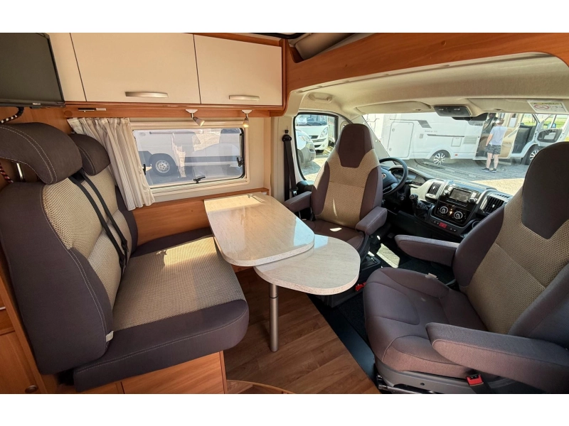 Hymer Grand Canyon CL 4 slaapplaatsen  foto: 6