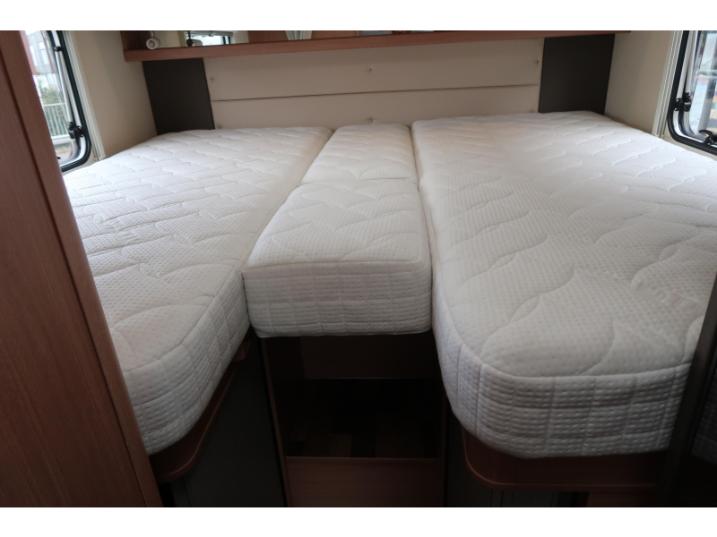 Knaus Sky Wave 700 MEG MET AUTOM. LEVELSYSTEEM  foto: 12