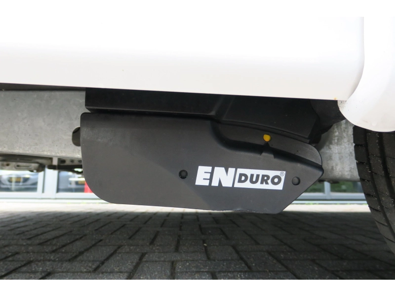 Knaus Sport Silver Selection 420 QD Awning Mover bike rack photo: 3