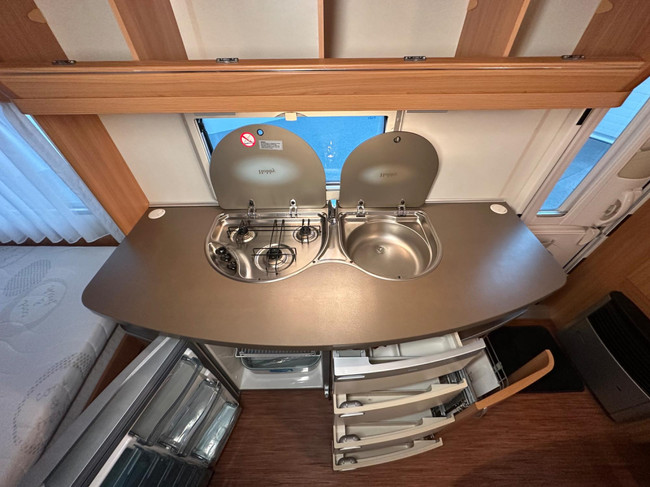 Hobby De Luxe 440 SF photo: 7