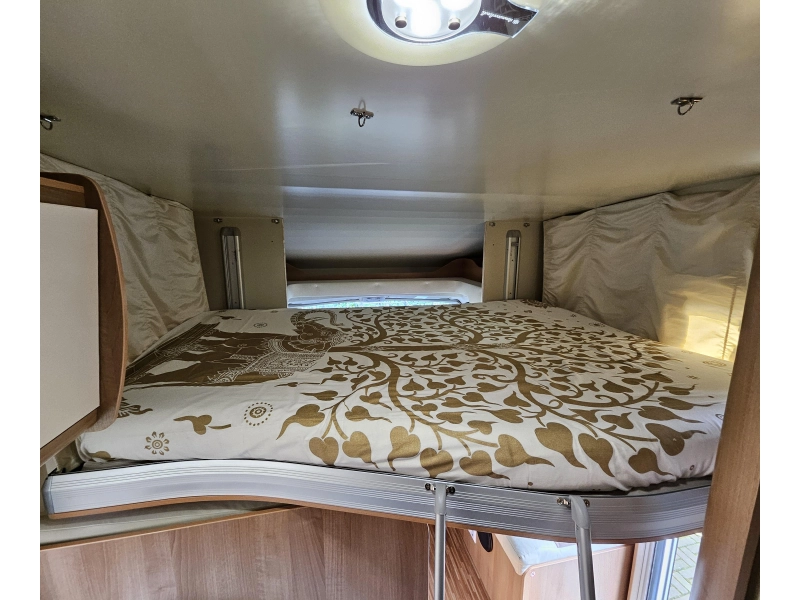 P.L.A. Camper Voyager Queensbed Hefbed  foto: 4