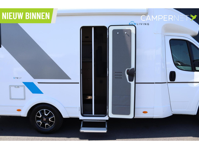 Sun Living S-SERIES S 70 SP 2.3 Multijet 150cv | Aire acondicionado de techo | 5 asientos | Cama abatible | Enganche de remolque | Cama transversal | Bearlock | Toldo | Sensores de aparcamiento foto: 4