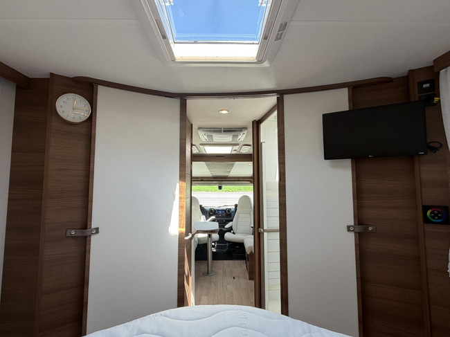 RAPIDO M96 Queensbed EP Level 2X Airco Omvormer Zonnepaneel foto: 23
