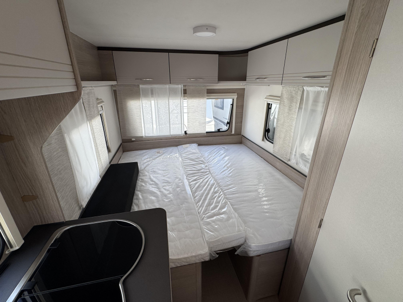 B&uuml;rstner Premio Life 480 TL Mover und Thule Markise Foto: 13