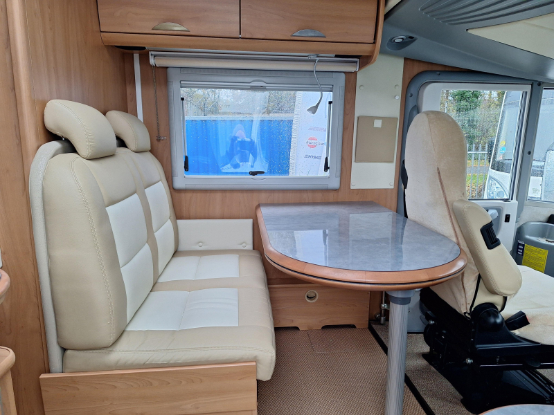 B&uuml;rstner Elegance 690 I 205CM BED-LPG+SOLARPANEL Foto: 5