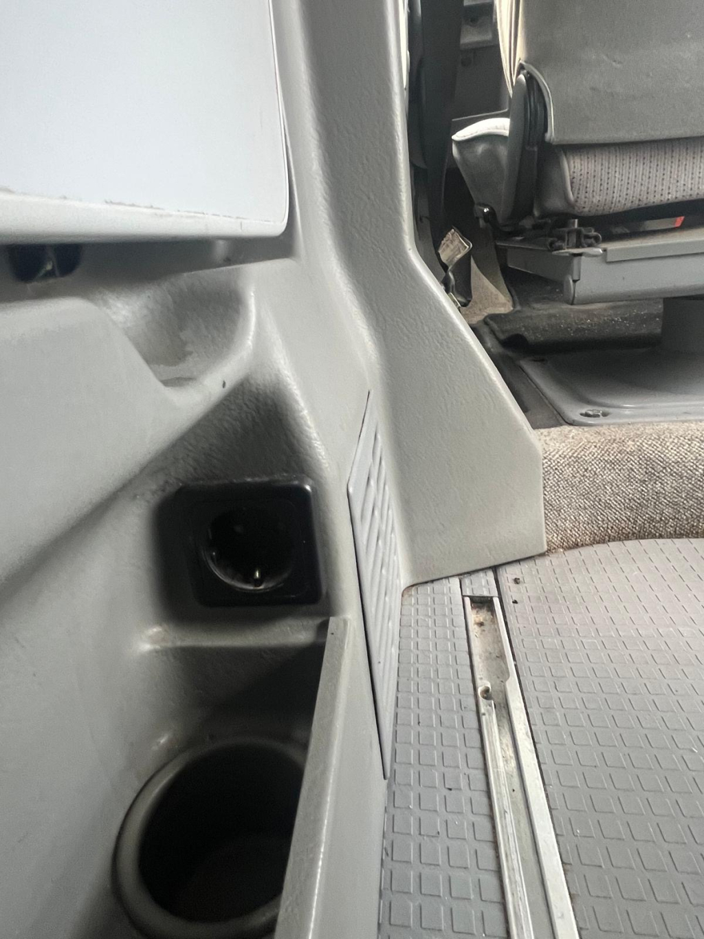 VOLKSWAGEN KAMPEERAUTO II D 57 KW AUT foto: 5