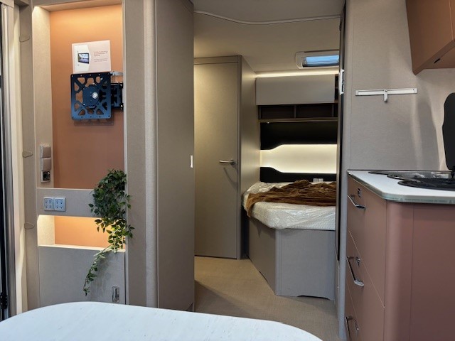 Bürstner Averso 465 TS foto: 13