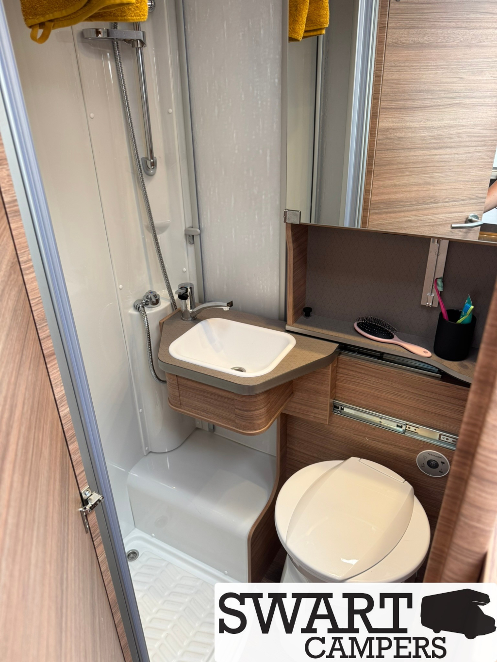 Weinsberg CaraCompact 600 MEG Edition [pepper] Automatik 180 PS L&auml;ngsbetten Foto: 14