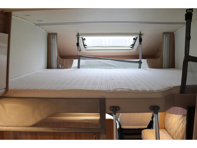 Bürstner Ixeo Time 726 G 165pk | 5e zitplaats | Zonnepanelen | Hefbed | Achteruitrijcamera| Thule lift fietsendrager | Lengtebedden | Bea foto: 22