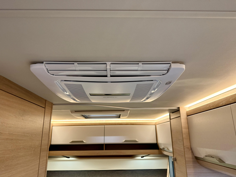 Knaus Sudwind Black Selection 460 EU &iexcl;Acci&oacute;n de aire acondicionado de verano! foto: 21
