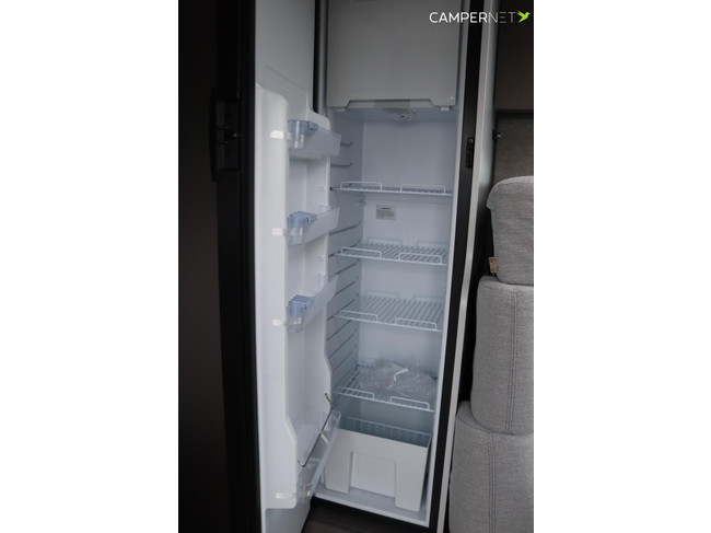 LMC Cruiser 740 EL 140hp Automatic | New model! | Single beds | Diesel heating | New from stock | photo: 14
