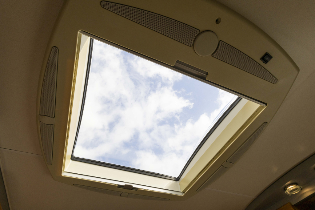 KNAUS Sun Liner 655 LG photo: 24