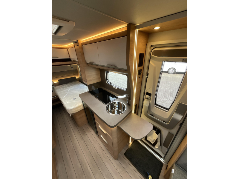 Knaus Sudwind Black Selection 460 EU ENKELE BEDDEN-VLOERVERW  foto: 8