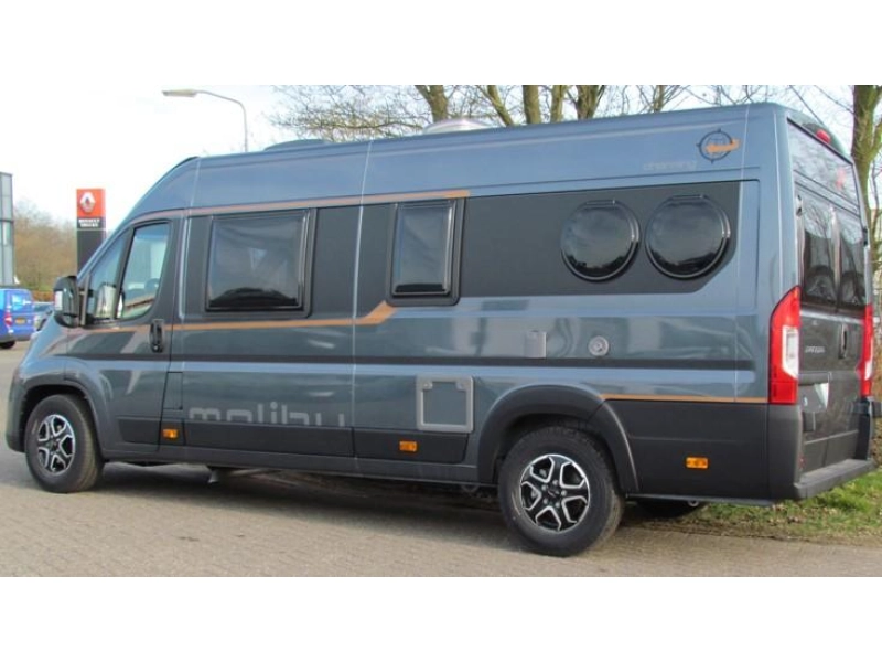 Malibu Diversity GT Skyview 640 LE K Lengtebedden, Automaat  foto: 10