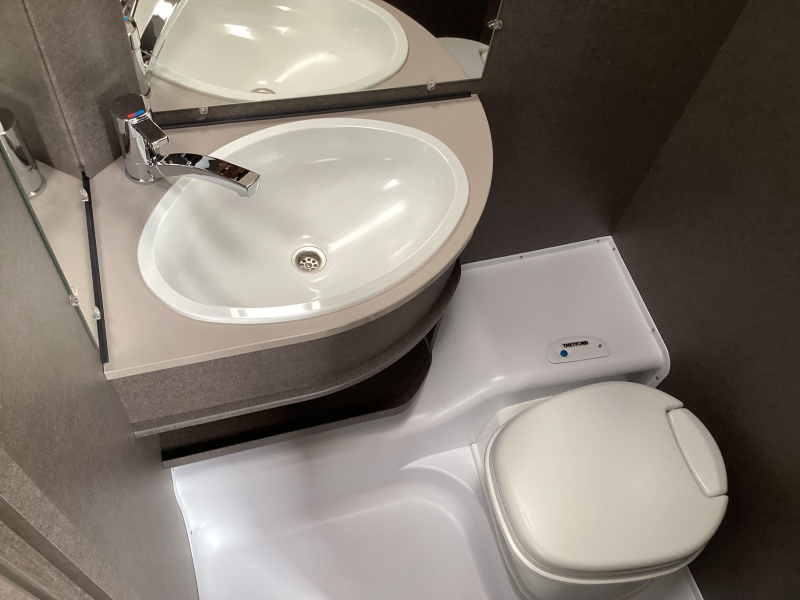 Dethleffs C'Joy 460 LE mover/ enkele bedden  foto: 10