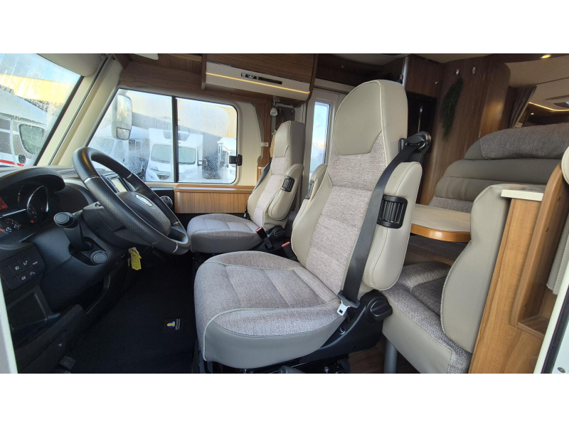 Hymer B678 PremiumLine 25833 KM / Nieuwstaat !  foto: 5