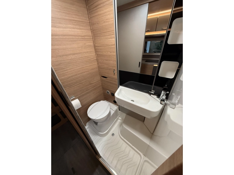 Weinsberg Xcursion 500 LT Compact Hefbed 22000 km!  foto: 14