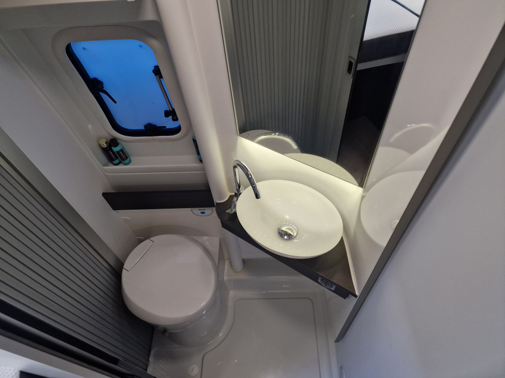 Adria 600 SPB Supreme Foto: 10