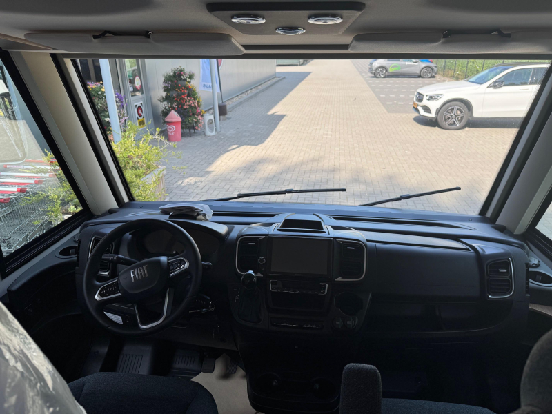 Knaus L!ve I 700 MEG foto: 2
