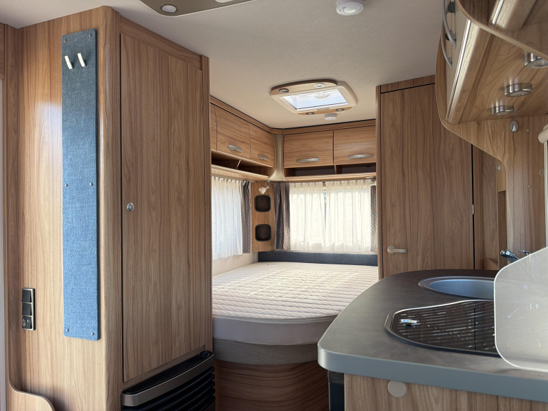 Eriba Nova Light 465 Elegance Mover / Luifel  foto: 8