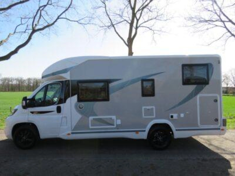 Chausson 627 5 pers.met enkele bedden  foto: 2