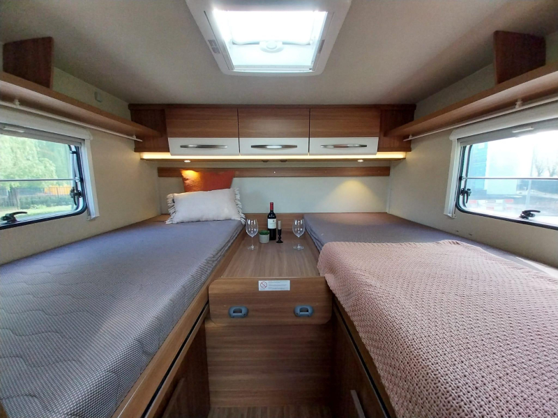 Carado T 448 met 3 grote zonnepanelen  foto: 12