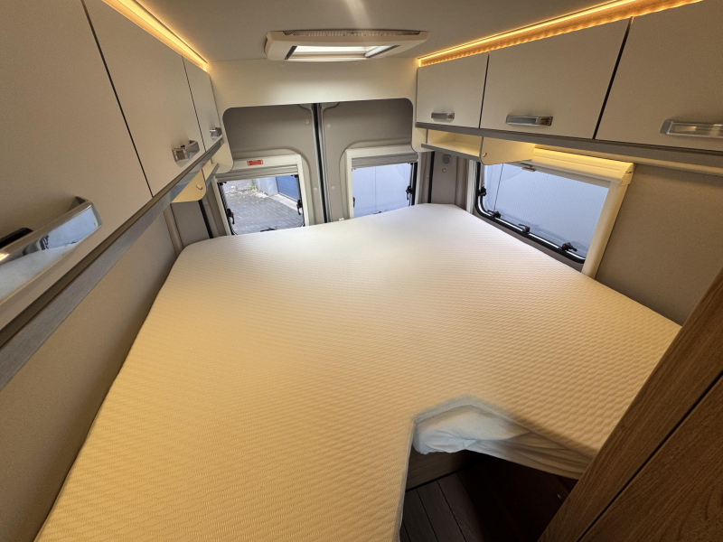 Weinsberg Edition Fire 600 ME Lengte bedden  foto: 8