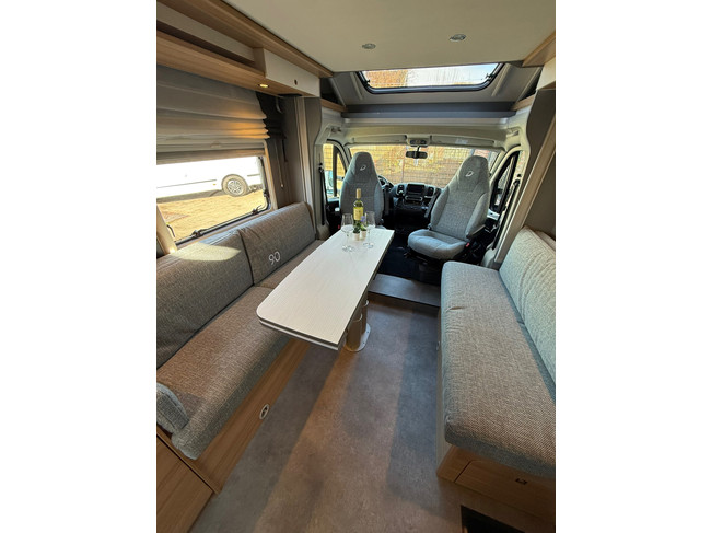 Dethleffs Just T6762 Automaat 9G Hefbed! Ruimtewonder! foto: 17