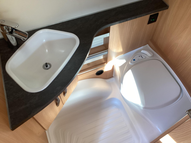 Knaus Sudwind Silver Selection 420 QD Mover/voortent  foto: 15
