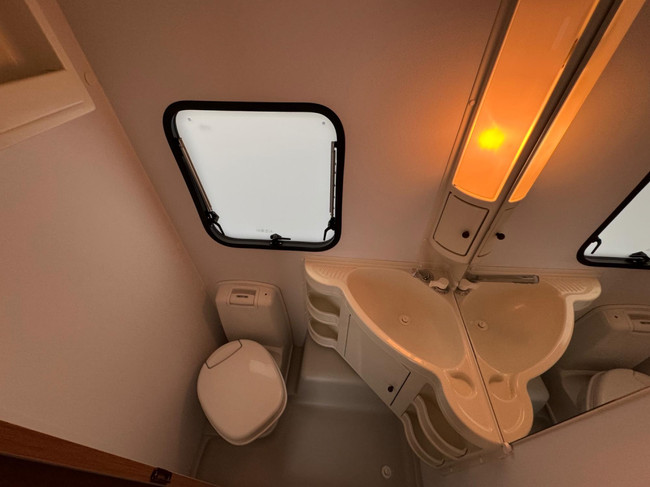 Adria Aviva Lite 350 L foto: 10