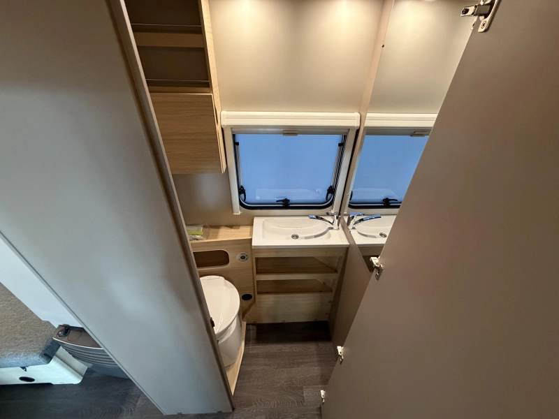 Weinsberg CaraCito 470 EU L&auml;ngsbetten - leichtgew. Foto: 12