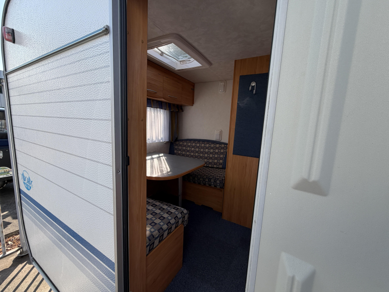 Adria Adora 462 UB 1300 KG+Voortent+luifel  foto: 4