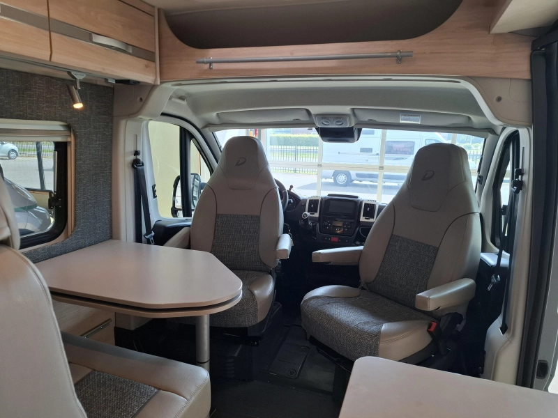 Dethleffs Globetrail 600 140PK Dwarsbed Solar  foto: 14