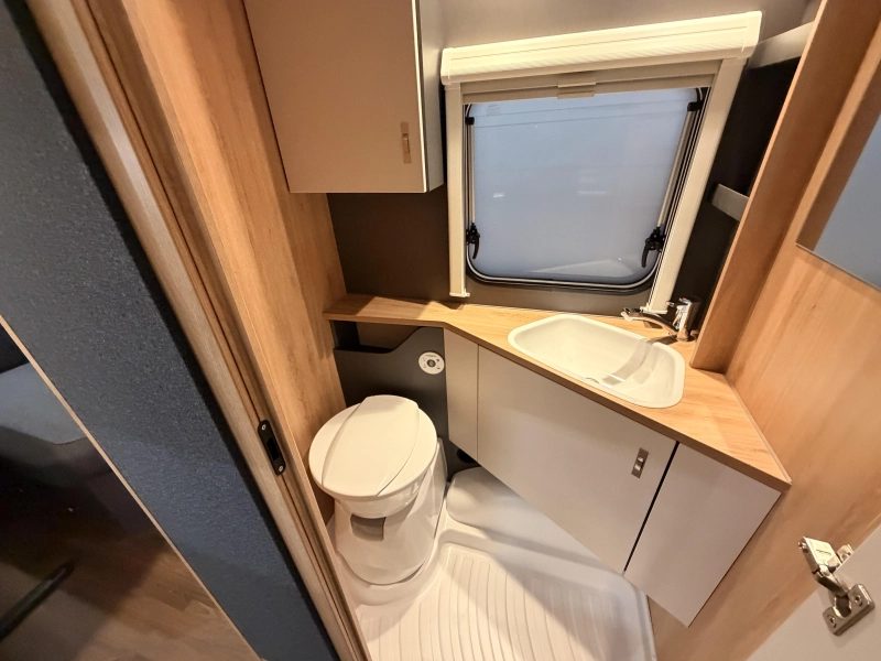 Knaus Sport 460 EU 1800KG + Enkele bedden  foto: 9