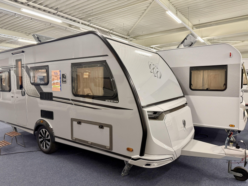 Knaus Sudwind Black Selection 460 EU &iexcl;Oferta de aire acondicionado de verano! foto: 1