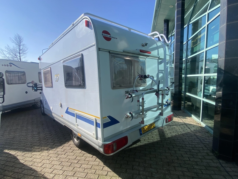 B&uuml;rstner T595 AIRCO 2.8 128 PS franz&ouml;sisches Bett Foto: 3