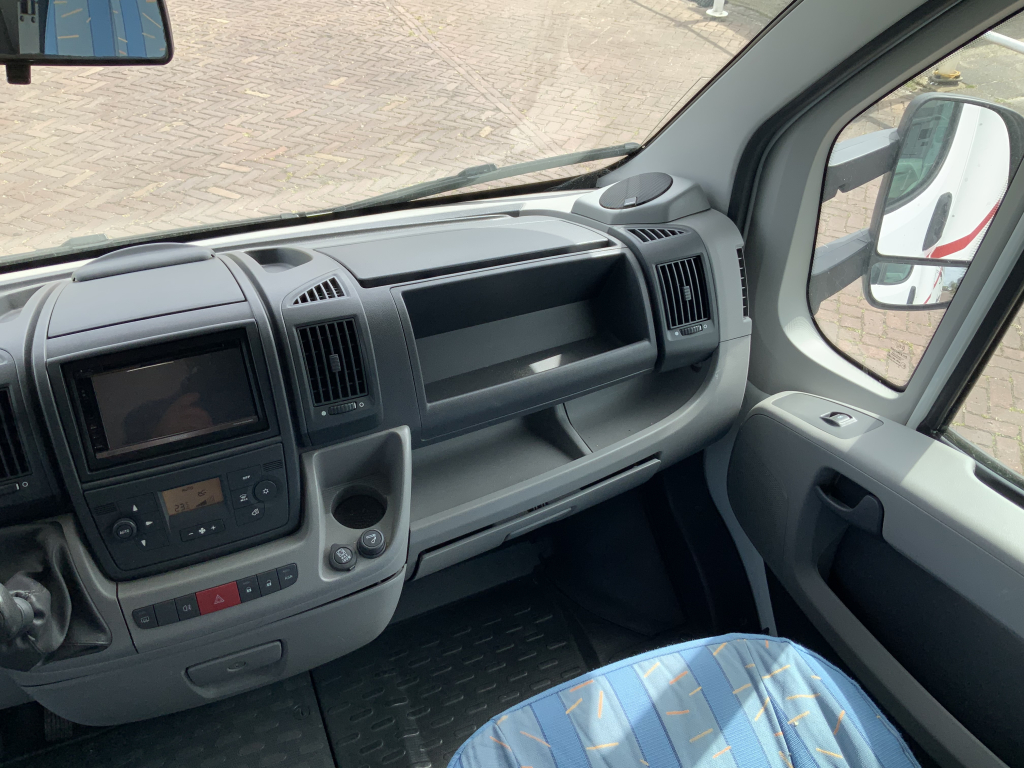 Detlheffs A 5881 Fiat 2.3 130 PS, Alkoven, Etagenbett, 5 Sitzpl&auml;tze und 6 Schlafpl&auml;tze, Hat Gebrauchsspuren, Bj. 2007 Camper Zentrum on the road Foto: 19