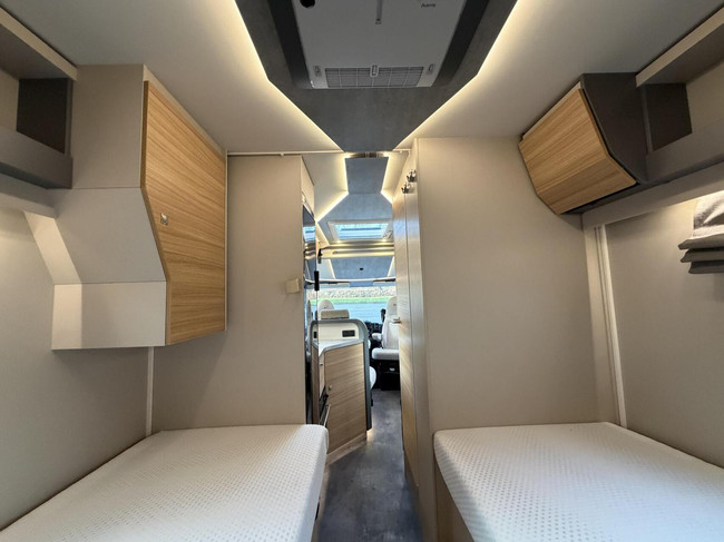 Dethleffs Pulse I6811 EB Lage Enkele Bedden Hefbed Luifel Omvormer Trekhaak foto: 20