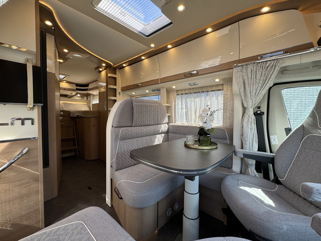 Malibu by Carthago T 460 KB LE 140 PS AUTOMATIK 9-Gang Euro6 Fiat Ducato **Einzel-L&auml;ngsbetten/Vollausstattung/4 Sitzpl&auml;tze/Lithium/Solarpanel/Umvo Foto: 8