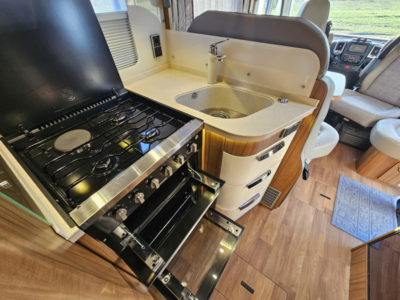 Hymer B678 Premium Line enkele bedde  foto: 12