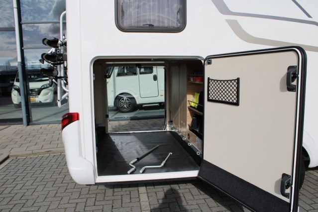 Hymer Exsis I 678 Fiat AUTOMAAT 160 pk enkele bedden Smal en lichtgewicht (54  foto: 13
