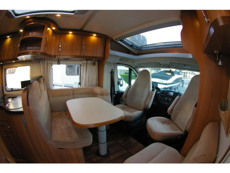 Hymer Bianco Line 698 CL Queensbed.  foto: 10