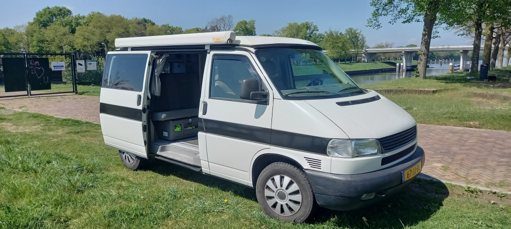 VOLKSWAGEN Westfalia Camper photo: 1