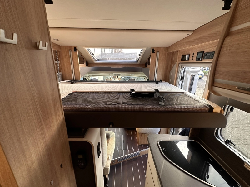 Knaus Sky Wave 60 Years 650 MEG Fiat 140PK Lengtebedden  foto: 15