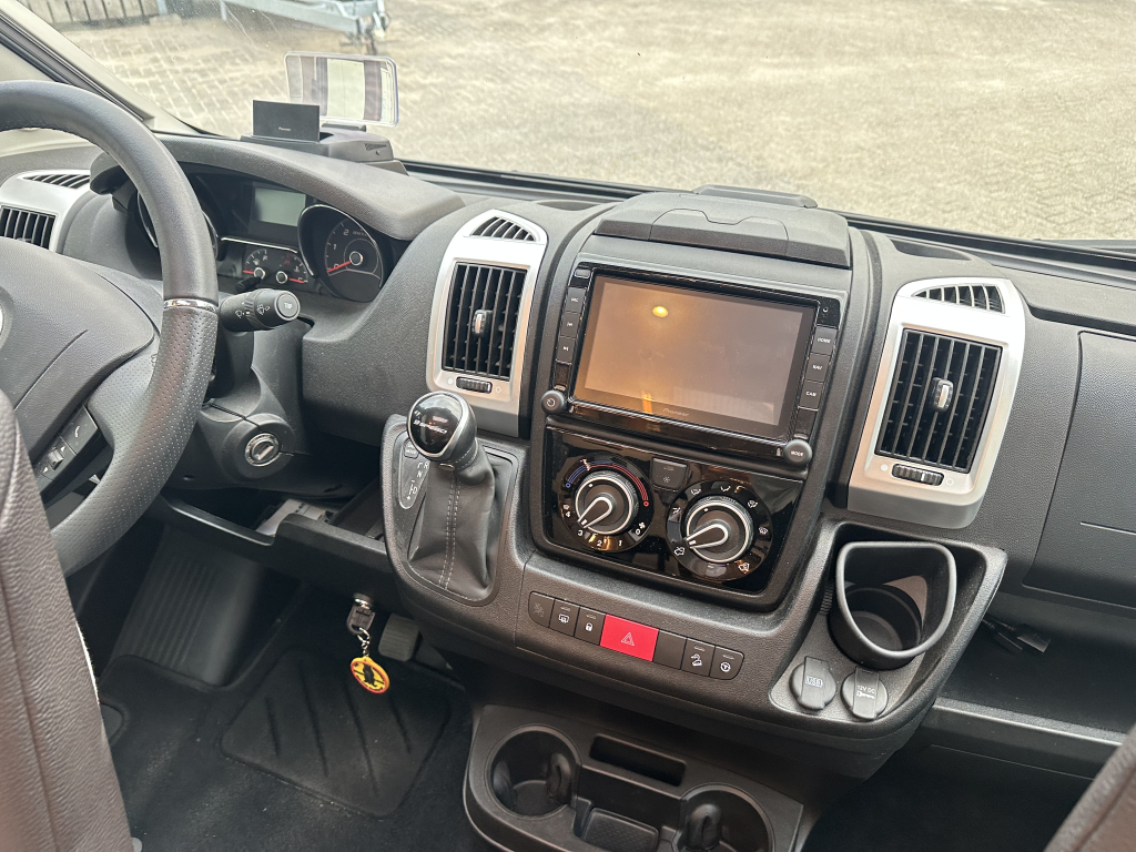 Knaus Sky Ti 650 MF Platinum Selection foto: 2