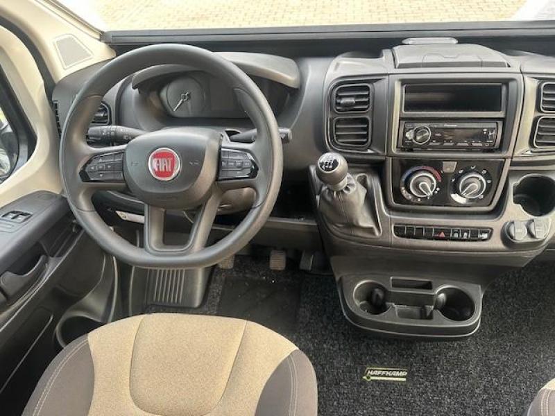 Forster V 636 EB 160hp Single Beds and Pop-top roof photo: 22