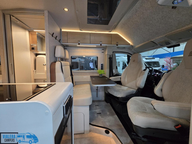 Hymer Yosemite 600 * Automaat* Lengtebedden*6-meter* foto: 3