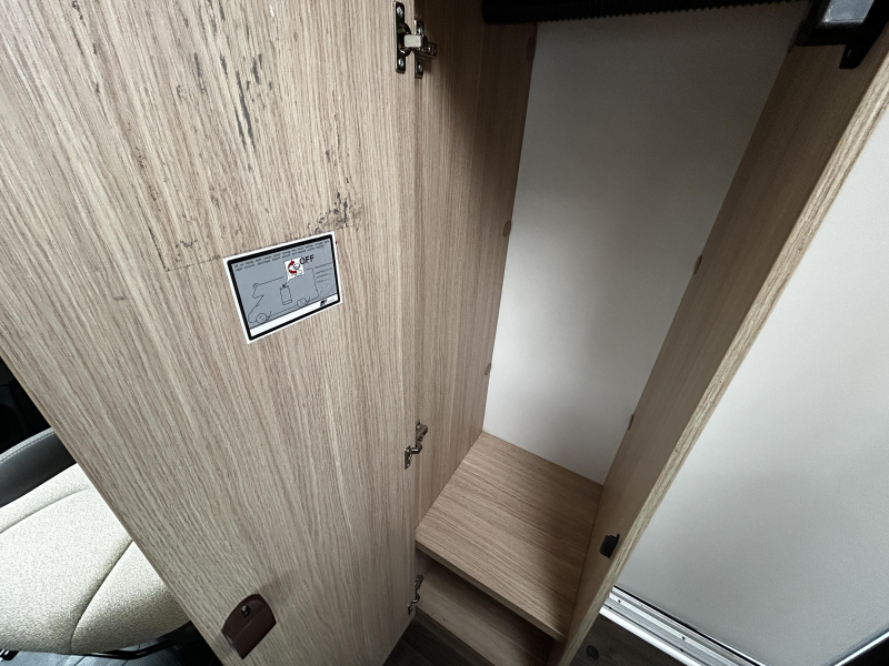 Sunlight V60 Dwarsbed/2020/Euro-6/5.9m  foto: 24